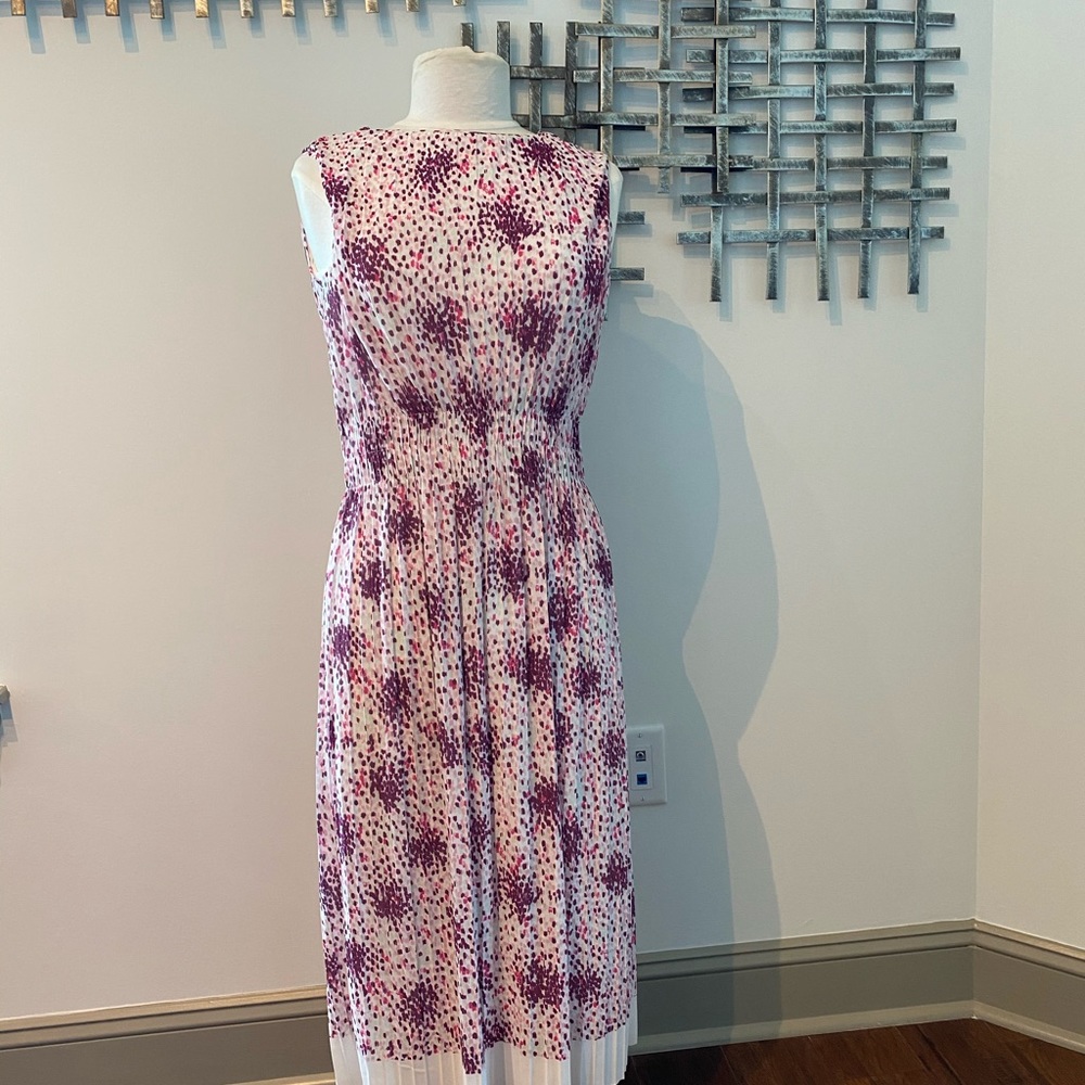 Cranberry& White Hugo Boss midi dress sleeveless.